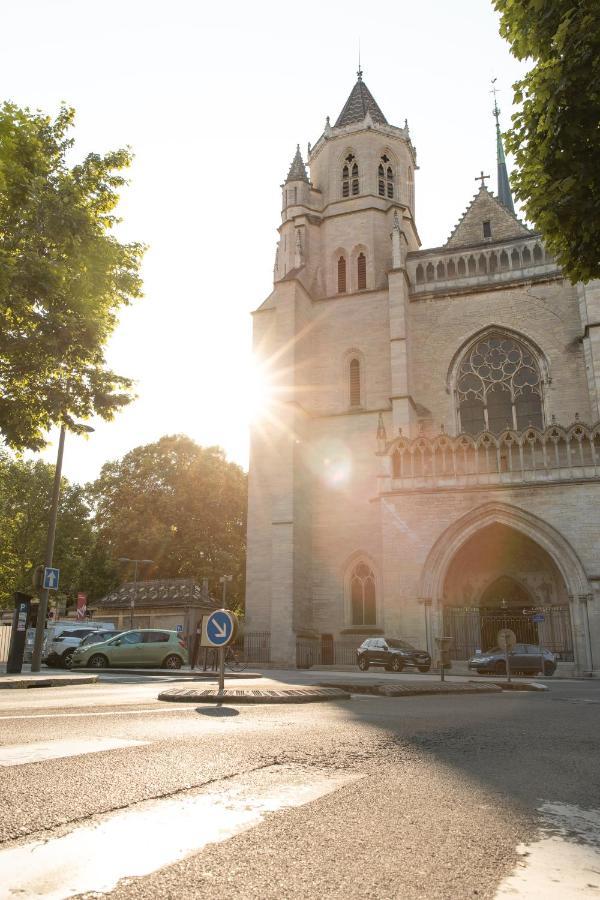 Suite Romanee 6 Personnes Vue Cathedrale 2 Places De Parking Дижон Экстерьер фото